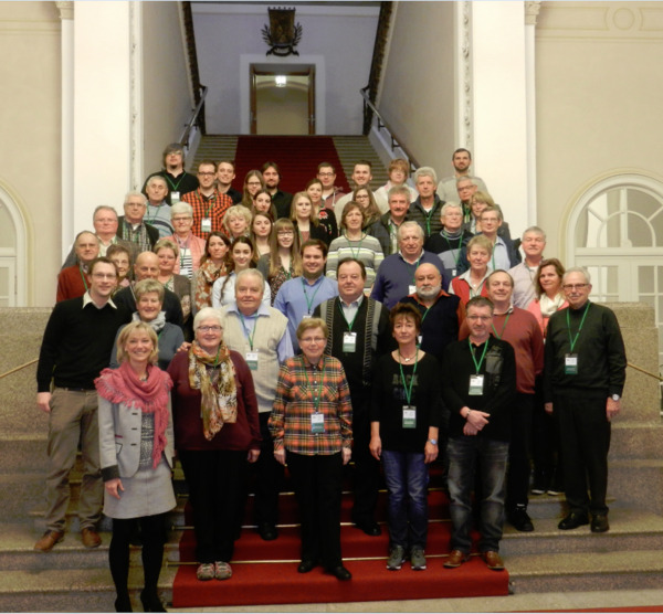 Gruppenbild mit Besuchern des Bayerischen Landtags
